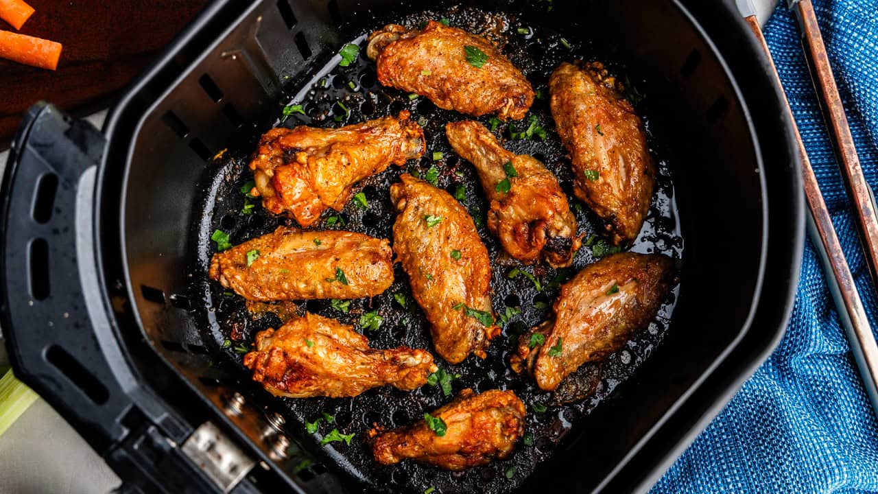 Quick & Crispy Air Fryer Wings: Two-Stage Cooking Method